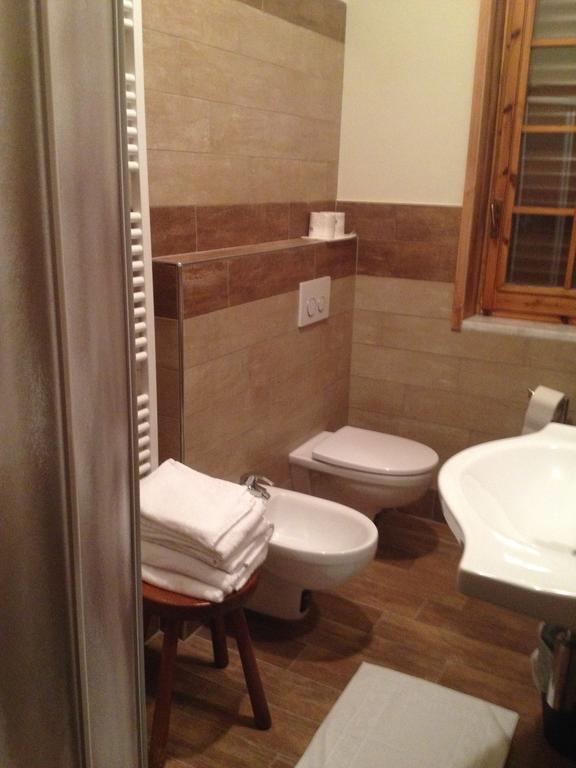 Hotel Trois Etoiles Ентраккуе Екстер'єр фото
