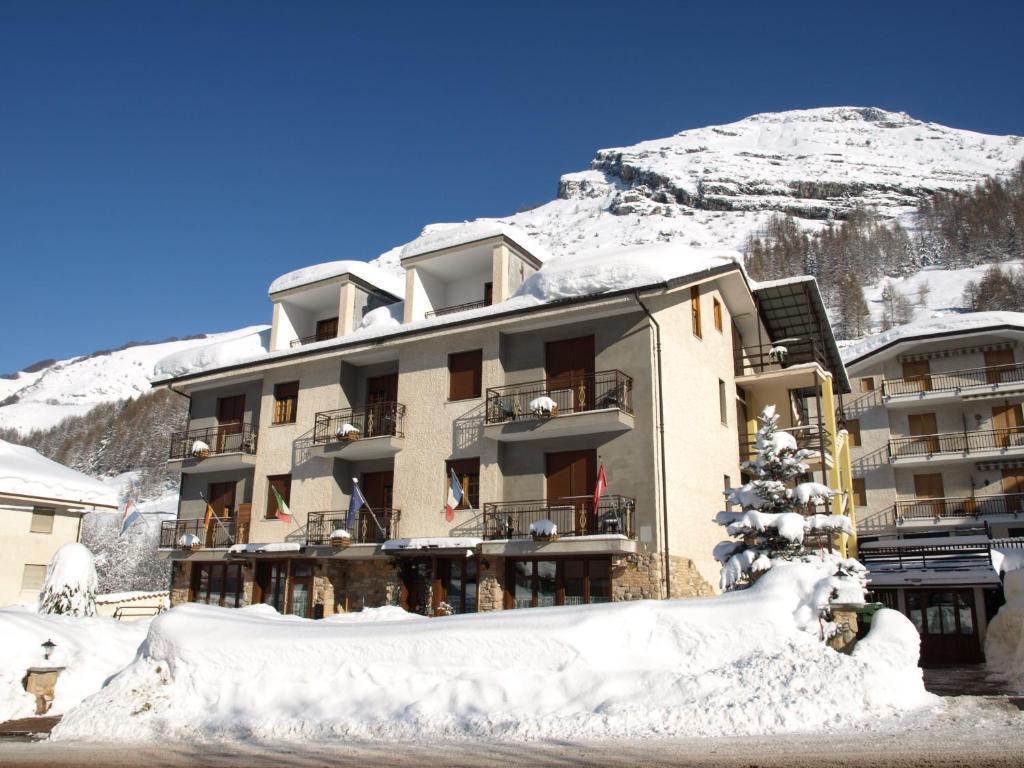 Hotel Trois Etoiles Ентраккуе Екстер'єр фото
